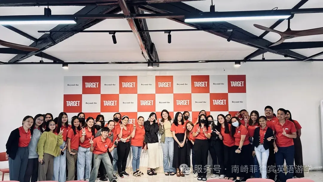 可能是包含下列内容的图片：一人或多人和文字